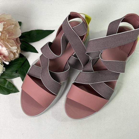 NWOB Sorel Eraser Pink Moonstone Explorer Blitz Multi Strap Sandal Size 10 - Picture 2 of 6